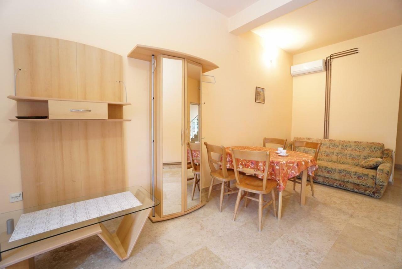 Apartments Branka Замбратия Экстерьер фото
